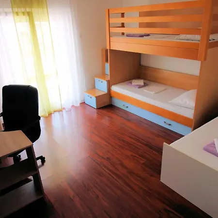Nikol * تْسْغيكفانِتْسا